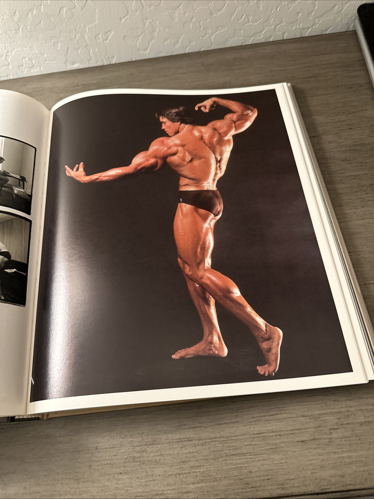 Photographs by Annie Leibovitz 1970-1990 Hardcover 1991 1st Edition Dust Jacket