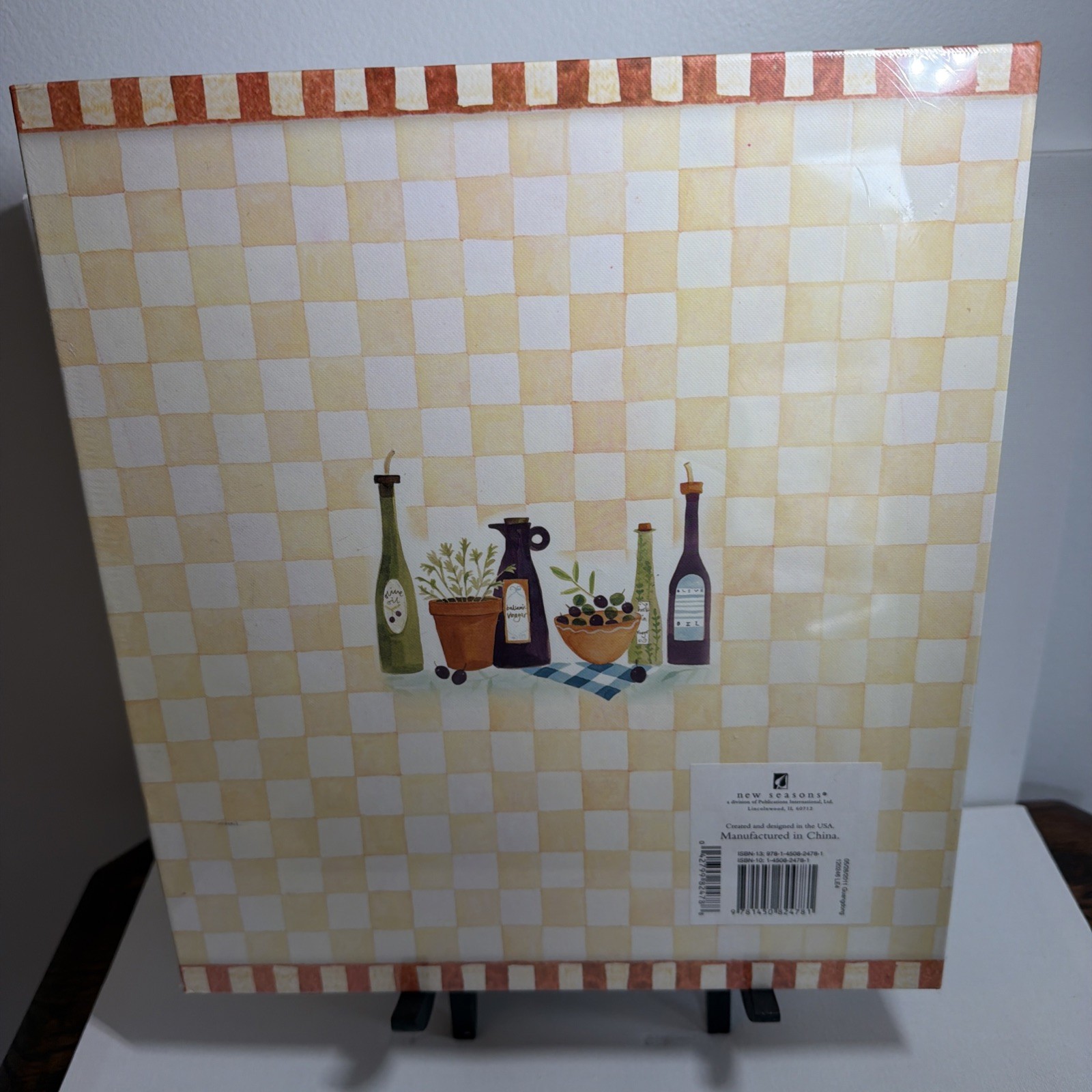 New Seasons Recipe Keeper 3 ring binder New in plastic 11 1/2” x 10”