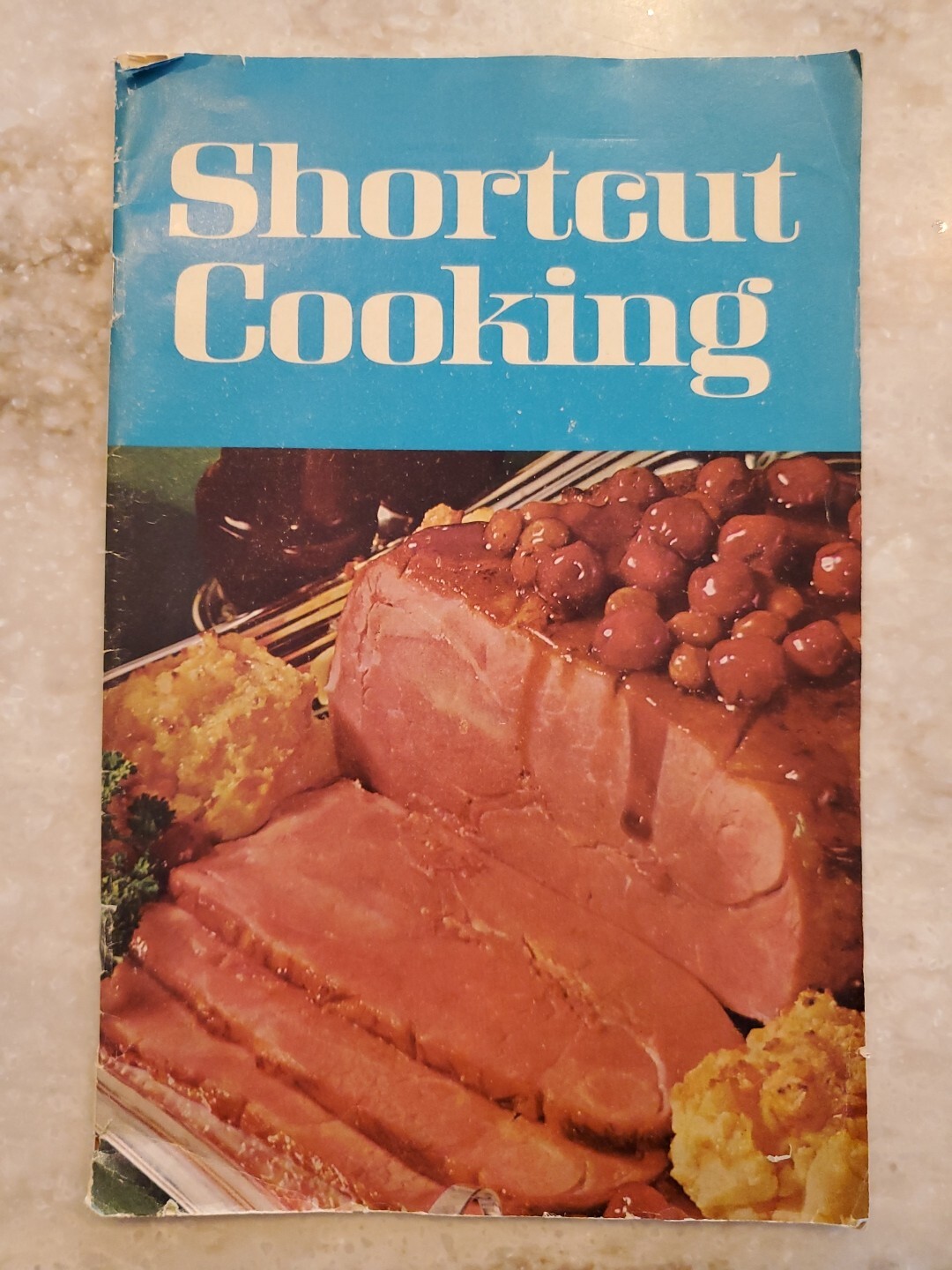 SHORT CUT COOKING by Meredith Corp. USA First Printing 10″x6.5″ w 47 pages 1969