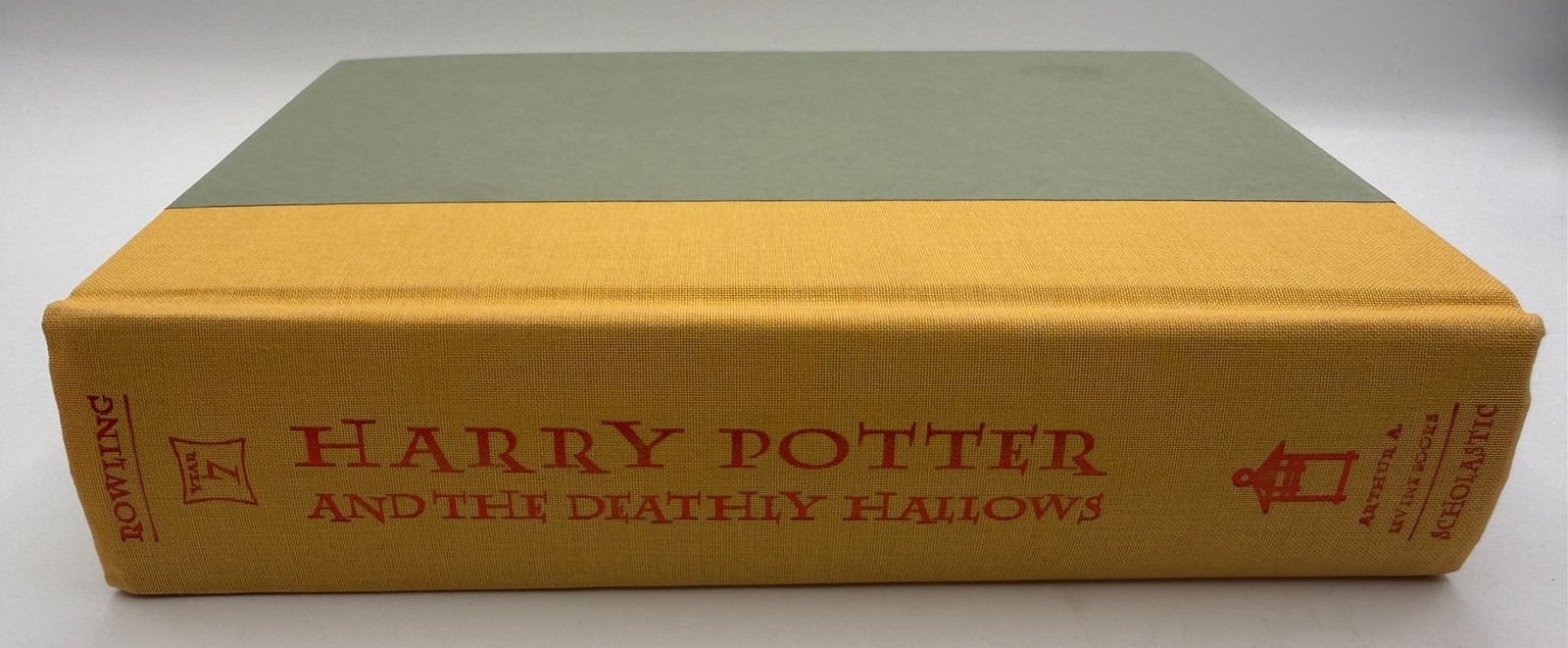 J K Rowling Harry Potter and the Deathly Hallows Hardcover 1st Edition 2007