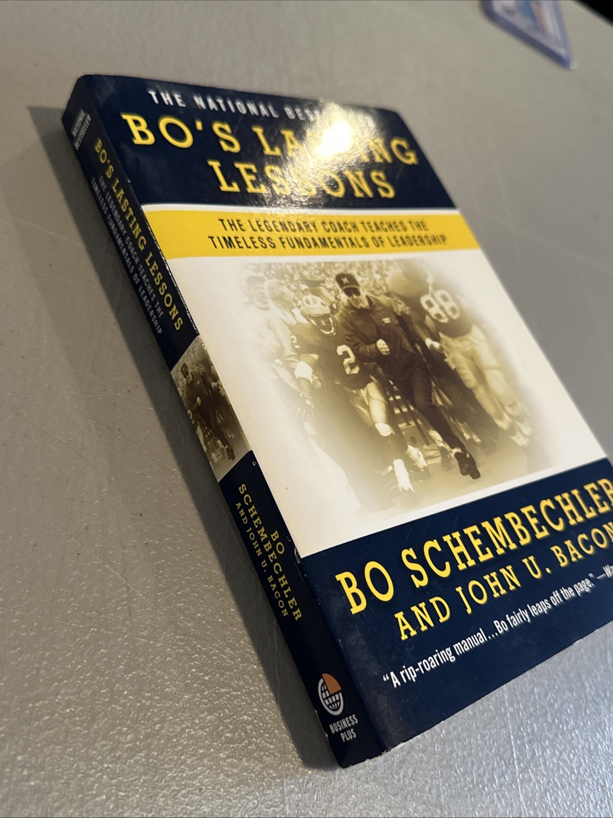 Bo’s Lasting Lessons [Paperback] Schembechler, Bo. & John U. Bacon.