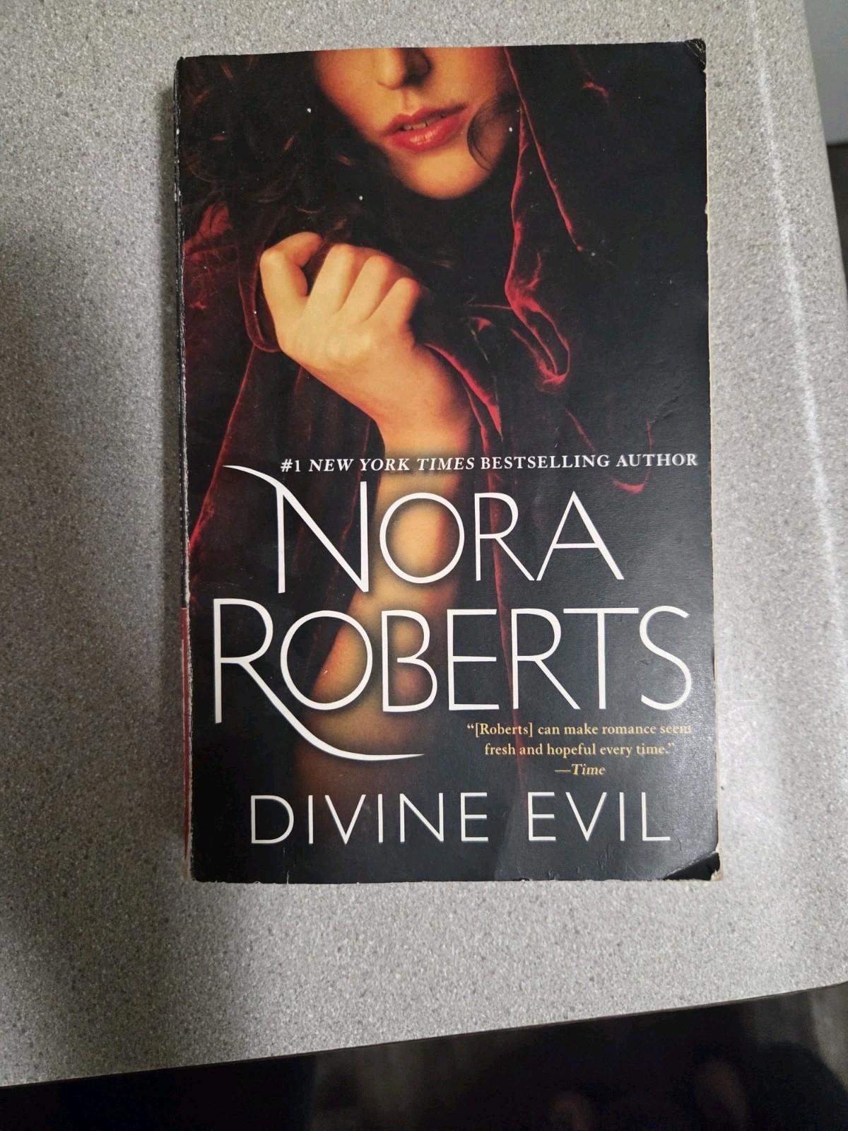 Nora Roberts Lot 10 Books. Paperback. 1 2-in-1 & Complete Irish Trilogy Omnibus