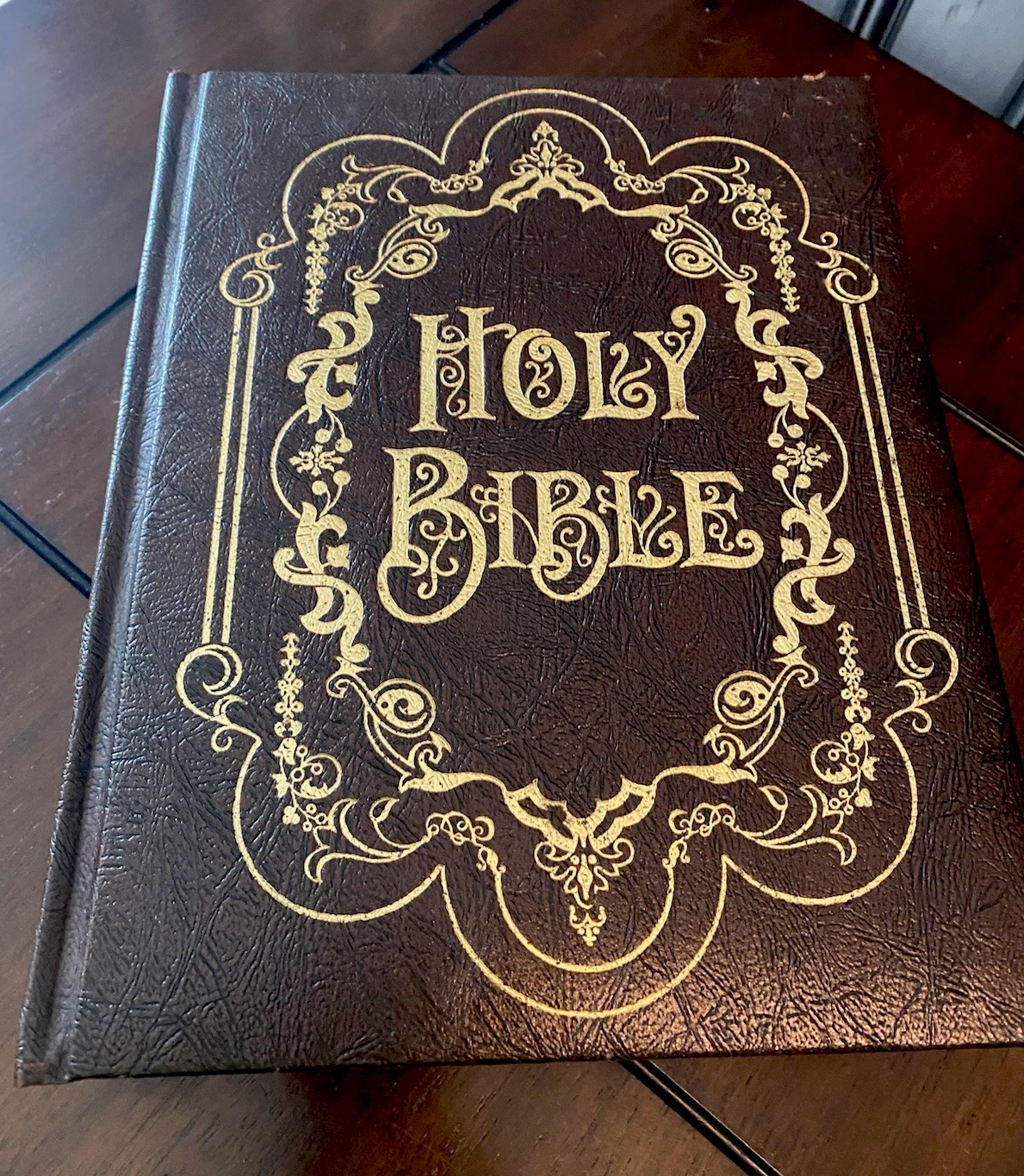 Vintage 1970 Lg.King James Version Red Letter Bible-Gold Gild Faux Leather Bound