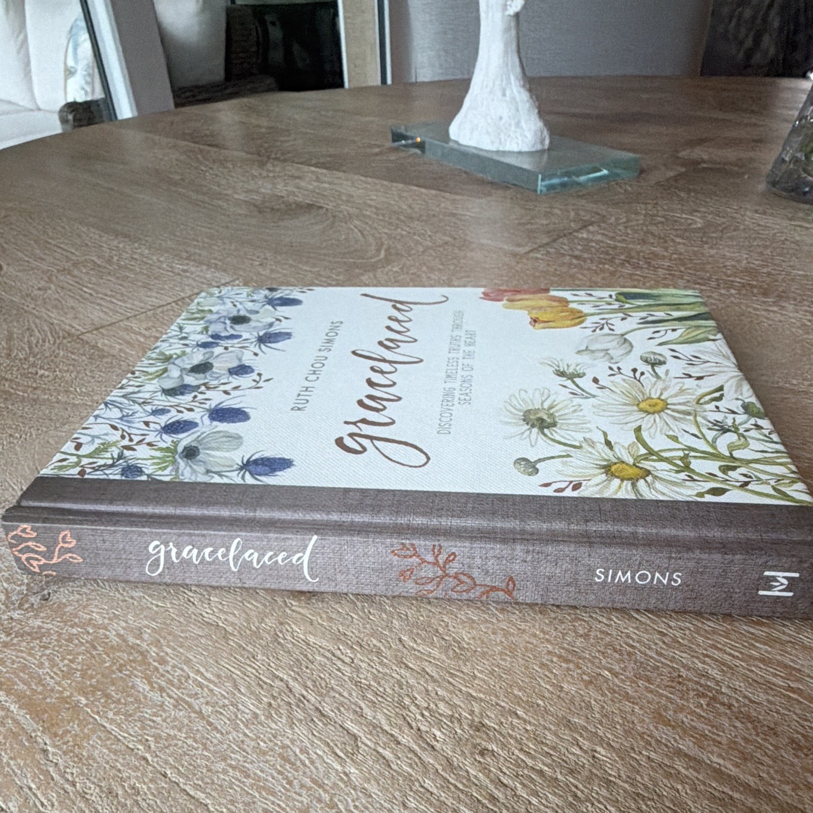 GraceLaced: Discovering Timeless Truths Ruth Chou Simons HC Illus (2017) new