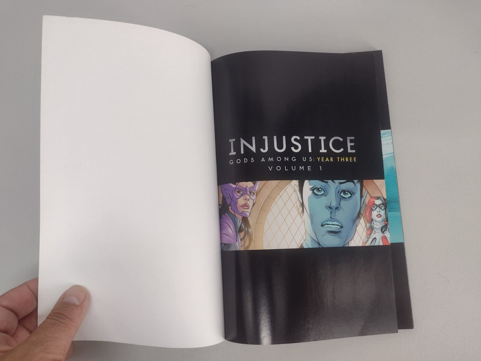 Injustice Lot of 8 – Gods Among Us Etc – DC Comics
